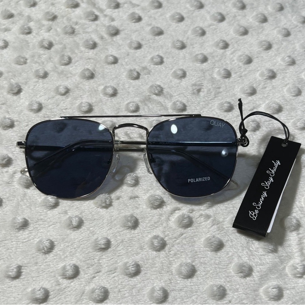 Quay Australia HELIOS Silver/Navy